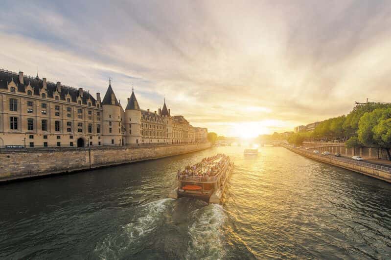 Go City: Paris Explorer Pass1
