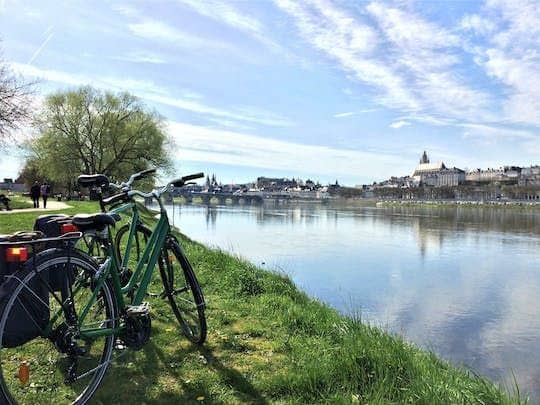 Loire Valley bike tour with visit of the Royal Chateau of Blois