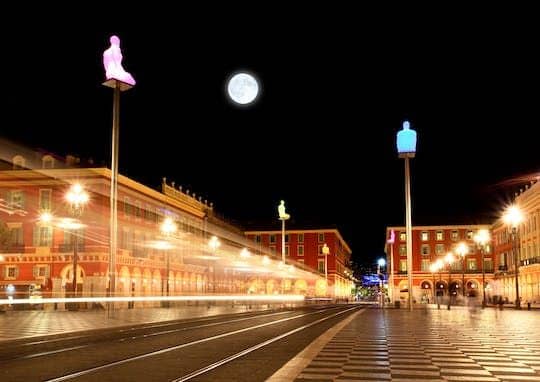 Nice walking tour at night