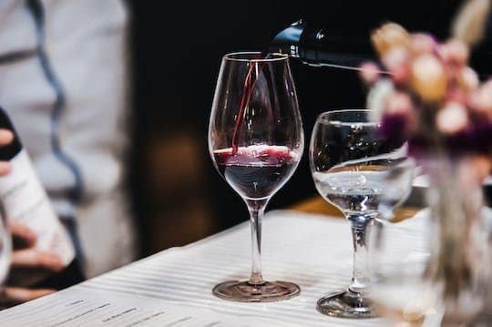 Private wine and chocolate pairing session in Paris