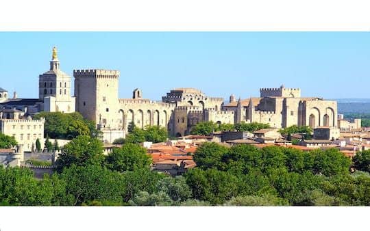 Provence discovery day tour from Aix en Provence