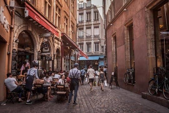 Traditional food tour in Lyon