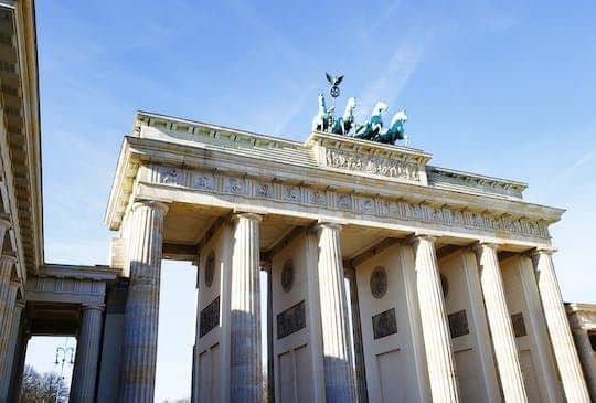 Berlin private walking tour from city center to Brandenburg Gate