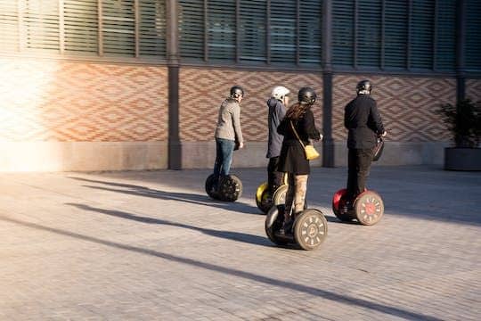 Guided Segway™ tour around Baldeney lake in Essen