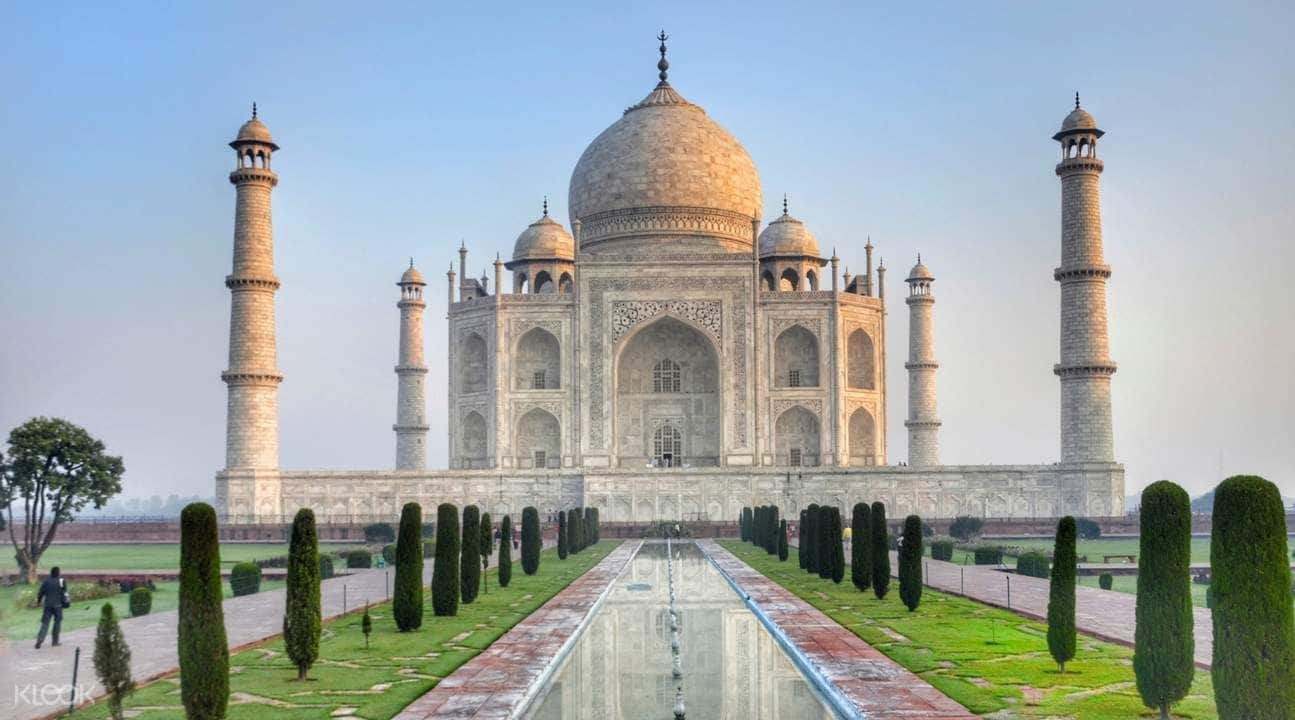 2-Hour Yoga Session Facing the Taj Mahal2