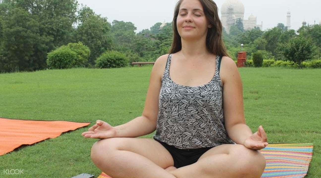 2-Hour Yoga Session Facing the Taj Mahal1