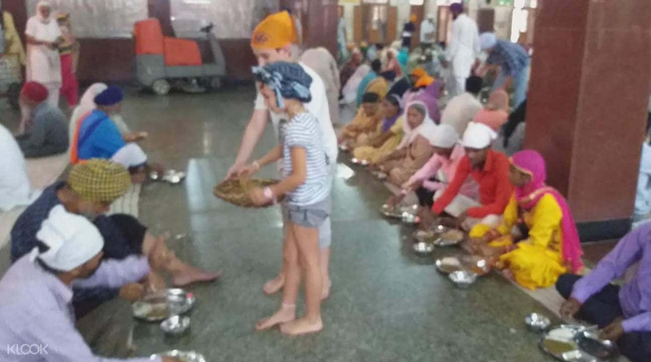 Amritsar Golden Temple Night Ceremony Tour3