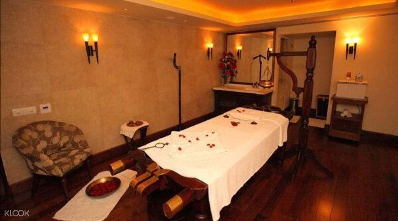 Ayurveda Spa at Three Graces Le Méridien in Delhi2