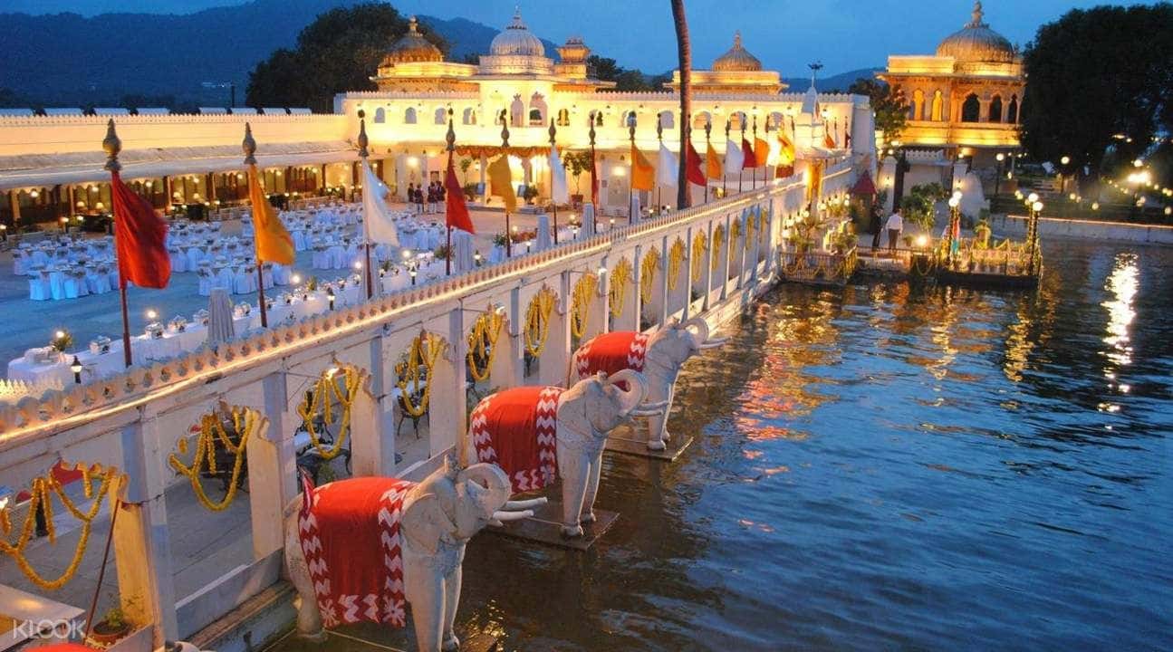 Boat Ride with Buffet Dinner in Jag Mandir Palace2