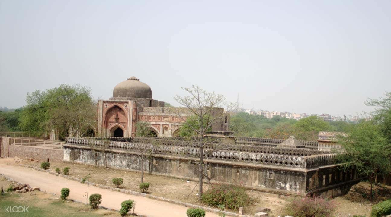 Mehrauli Archaeological Park Walking Tour2