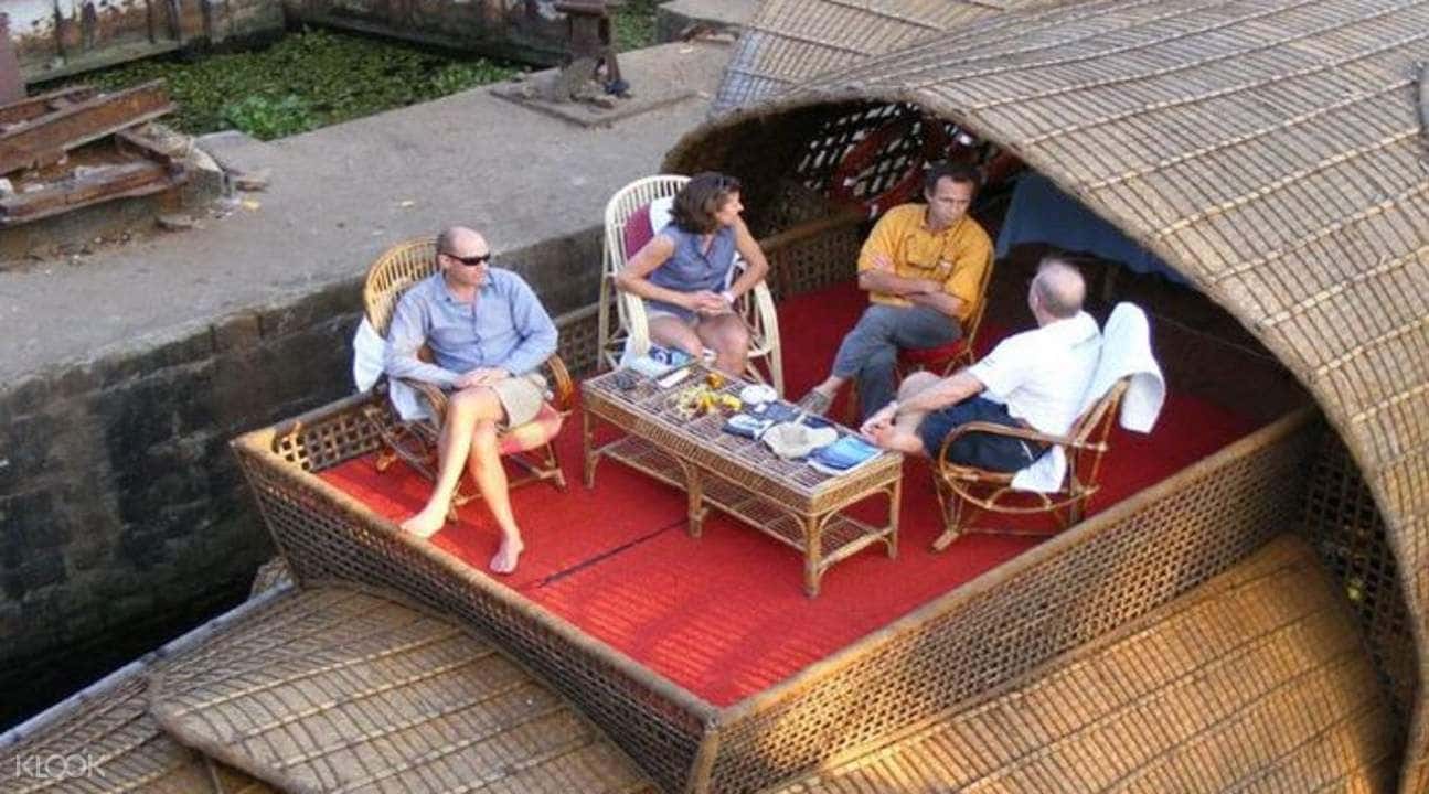 Overnight Houseboat Cruise in Alleppey3