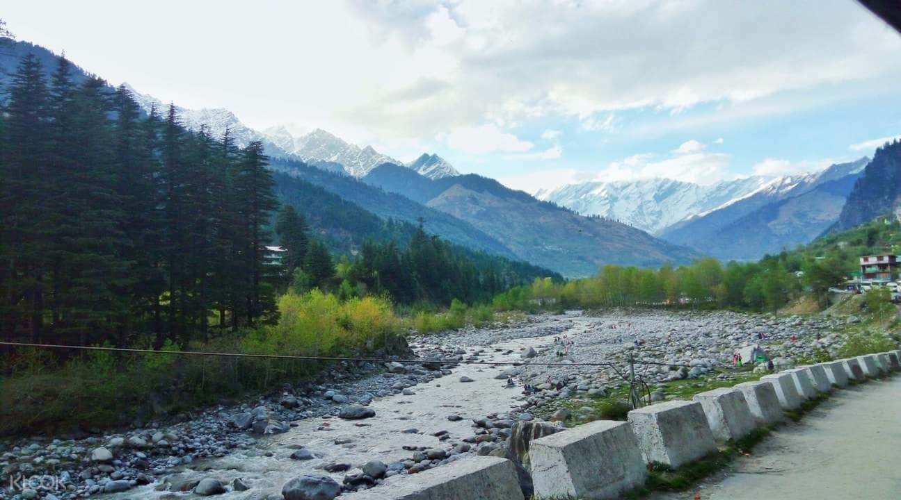 Private City Transfers between Manali and Leh3