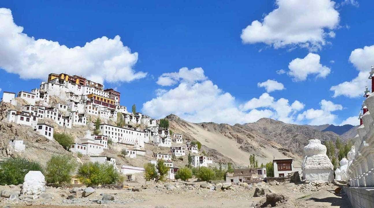 Private City Transfers between Manali and Leh2