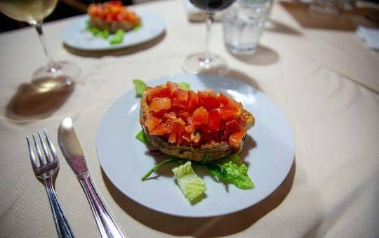 Trastevere food walk by night