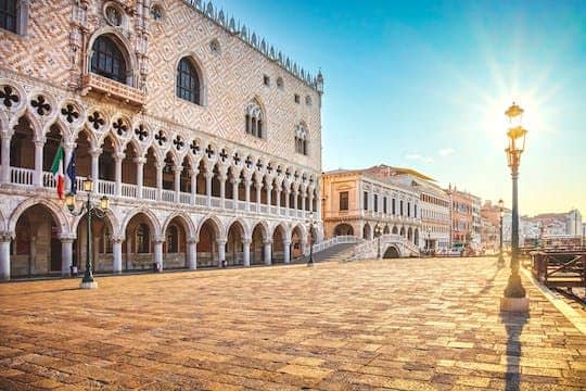 Venice walking tour with Doge's Palace and Golden basilica