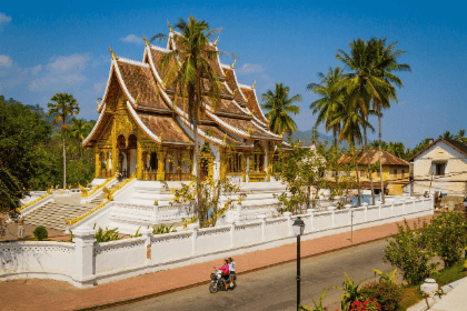 Luang Prabang: UNESCO World Heritage Temple and Local Life Private Guided Tour