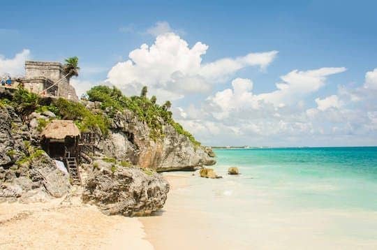 Day trip to the archaeological zone of Tulum and Cenote