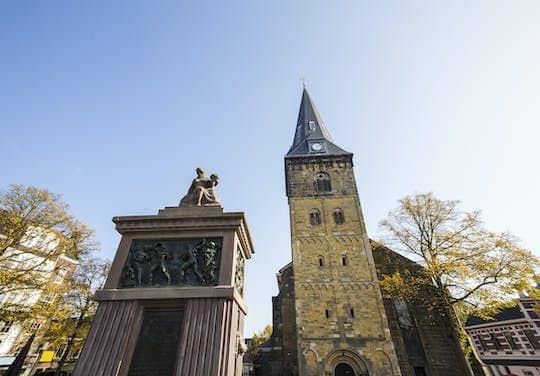 Self guided tour with interactive city game of Enschede
