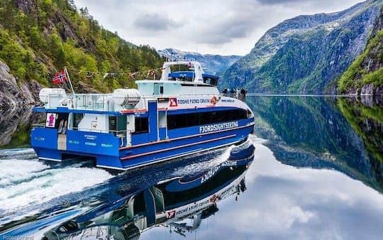 Bergen city sightseeing with Mostraumen fjord cruise and Fløien funicular