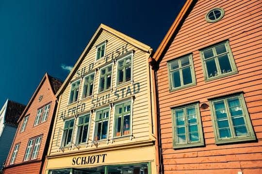 Bergen walking private shore tour