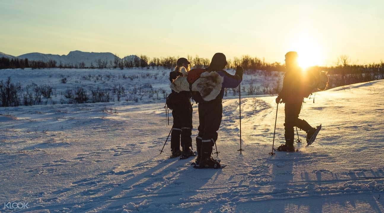 Guided Snowshoe Trip4