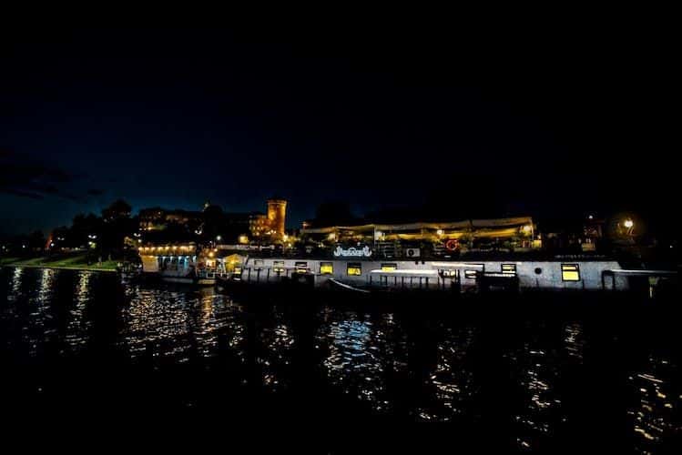 Krakow 1-hour night gondola cruise1