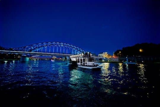 Krakow 1-hour night gondola cruise