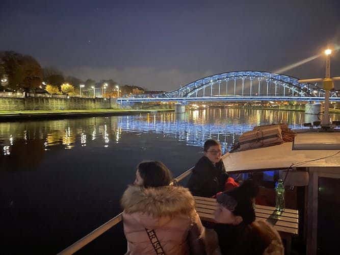 Krakow at night 60-minutes boat tour4