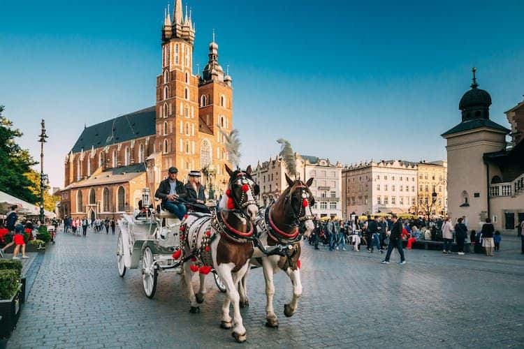 Krakow city tour by electric car and optional Schindler's Factory2