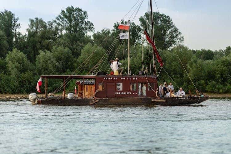 Sightseeing cruise along the River Vistula in Warsaw2