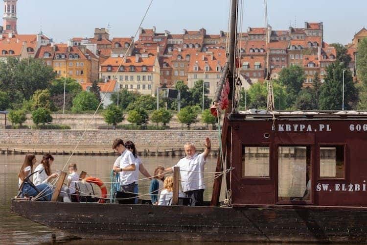 Sightseeing cruise along the River Vistula in Warsaw1