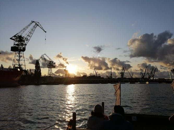 Sunset on the shipyard and old town cruise in Gdansk4
