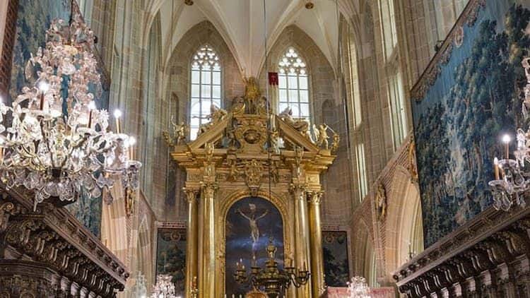 Wawel Castle, Cathedral and Rynek Underground guided tour with lunch2