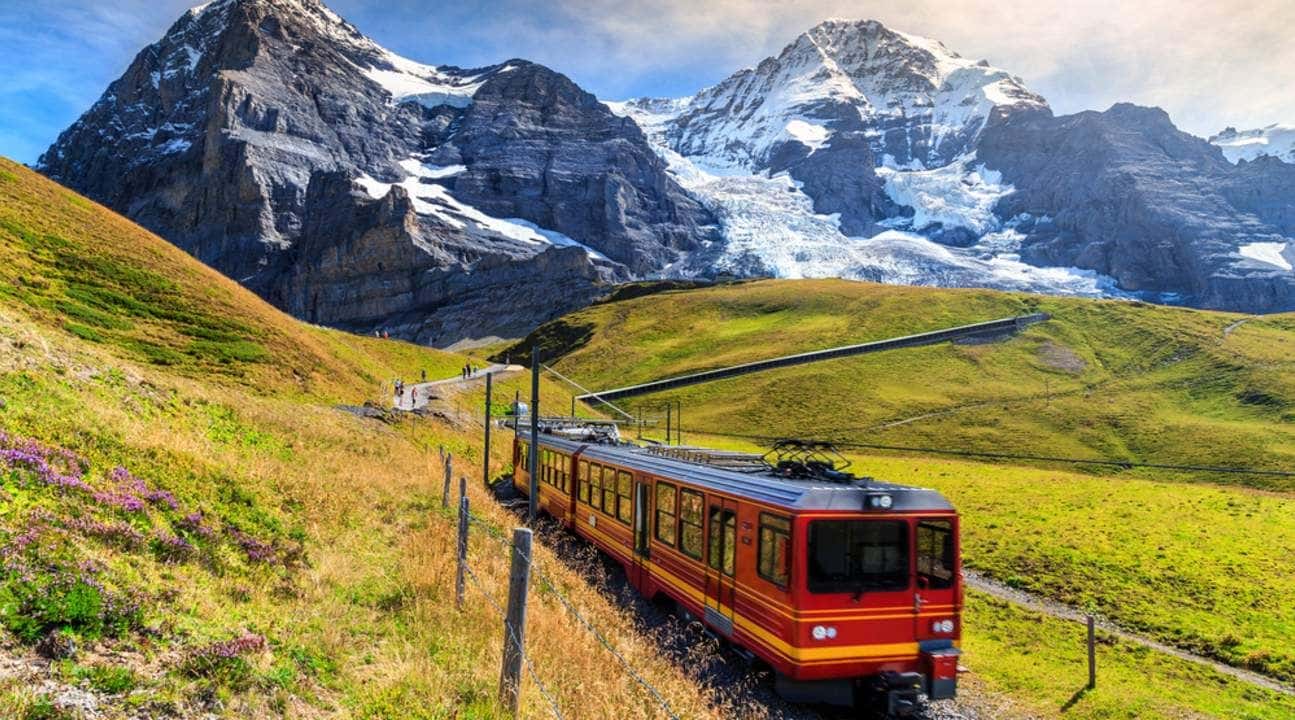 Day Trip to Grindelwald and Interlaken from Lucerne3