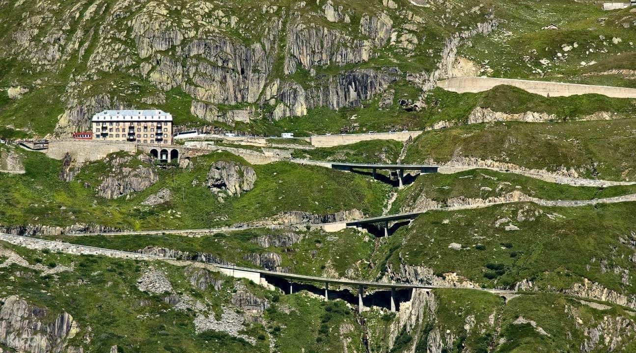 Into the Alps - Swiss Mountain Passes Day Tour from Zürich3