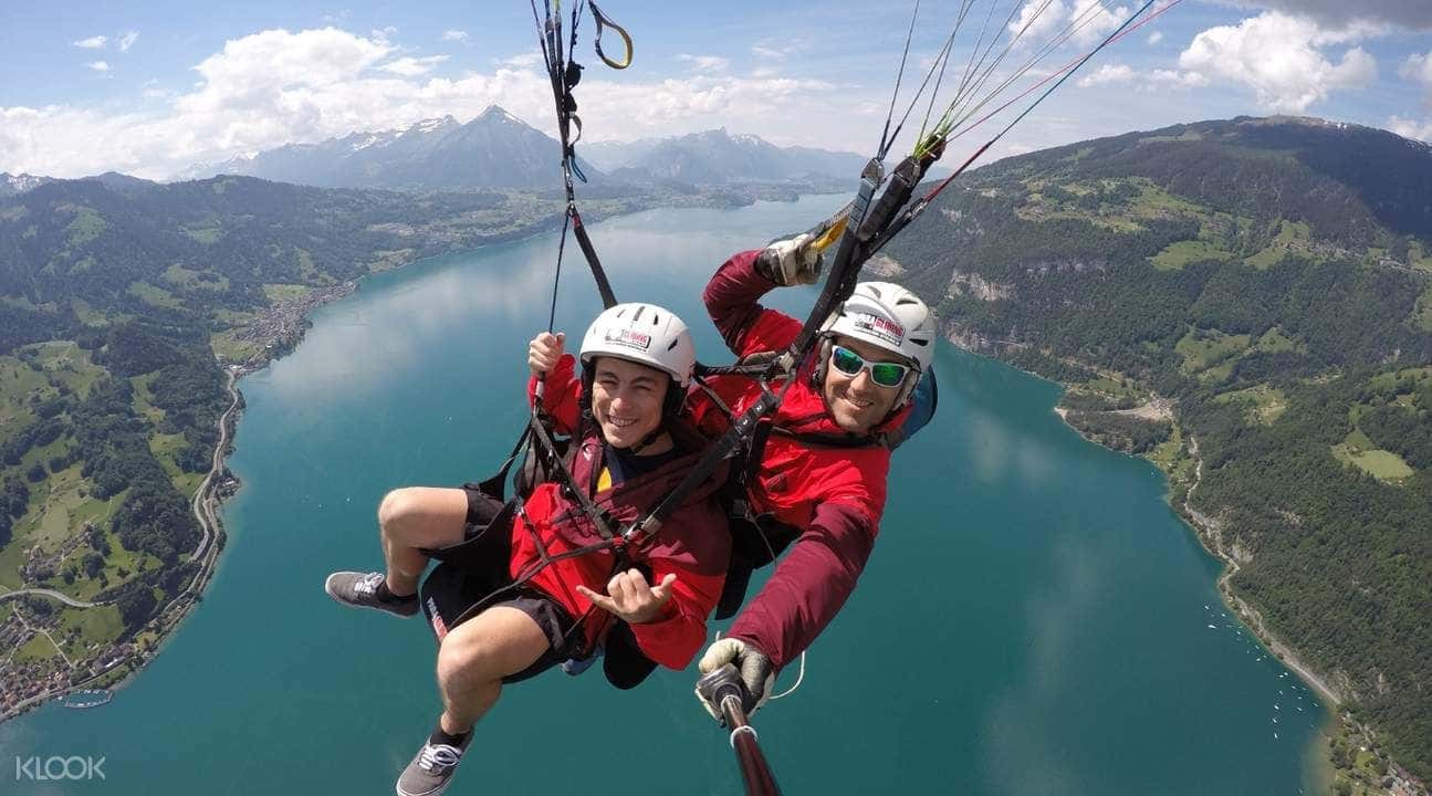 Tandem Paragliding Experience in Interlaken3
