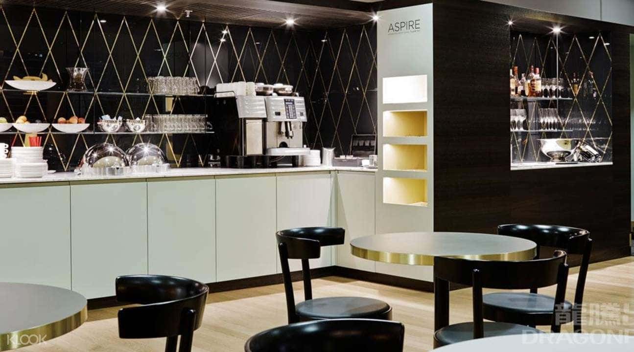 Zurich Airport (ZRH) Lounge Service3
