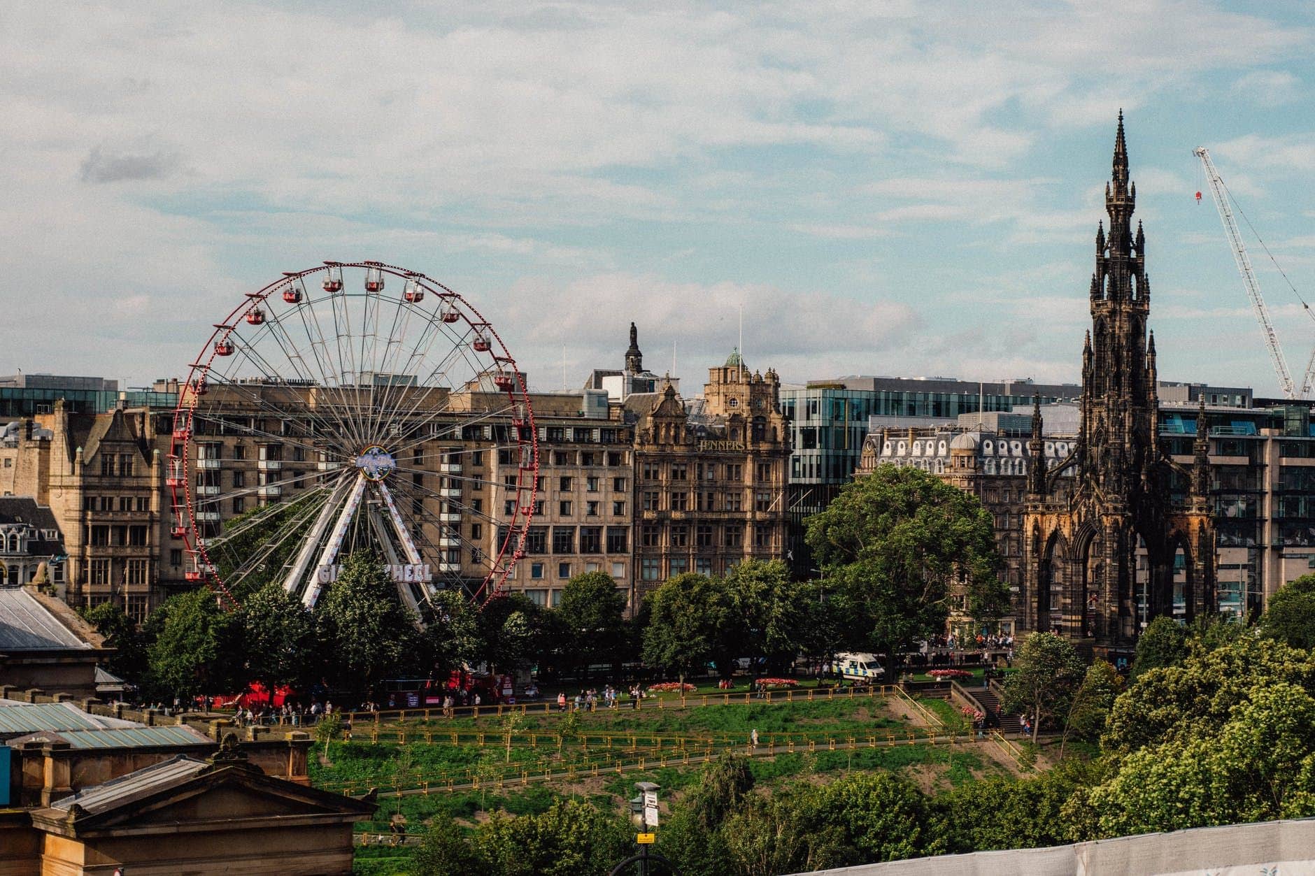 Welcome to Edinburgh Audio Guide: Discover It's History and Secrets