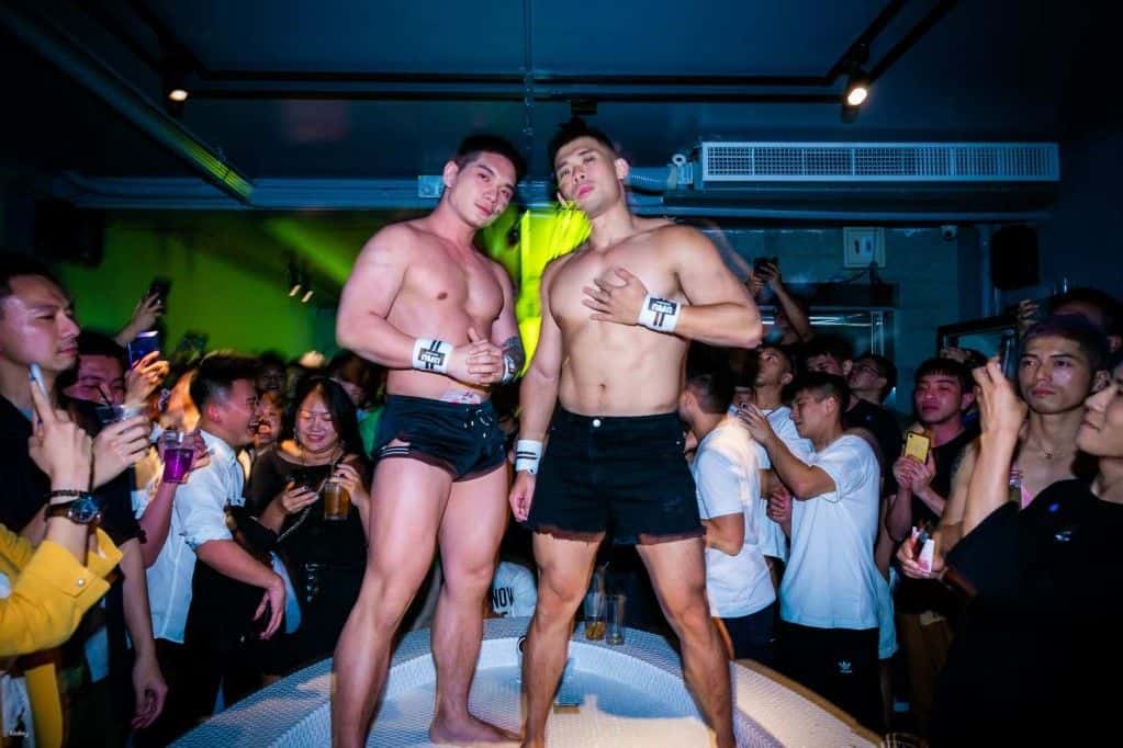 ไทเป|Locker Room Macho Show|สัมผัสประสบการณ์ปาร์ตี้บาร์ยามค่ำคืน|ใกล้ซีเหมินติง2