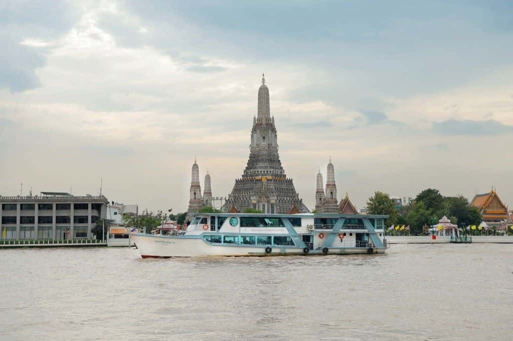 จิบน้ำชายามบ่ายบนเรือ – แชงกรี-ลา ฮอไรซอน ครูซ I กรุงเทพฯ3