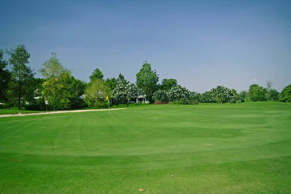 สนามกอล์ฟและคลับเฮาส์กรุงกวี เอสเตท3