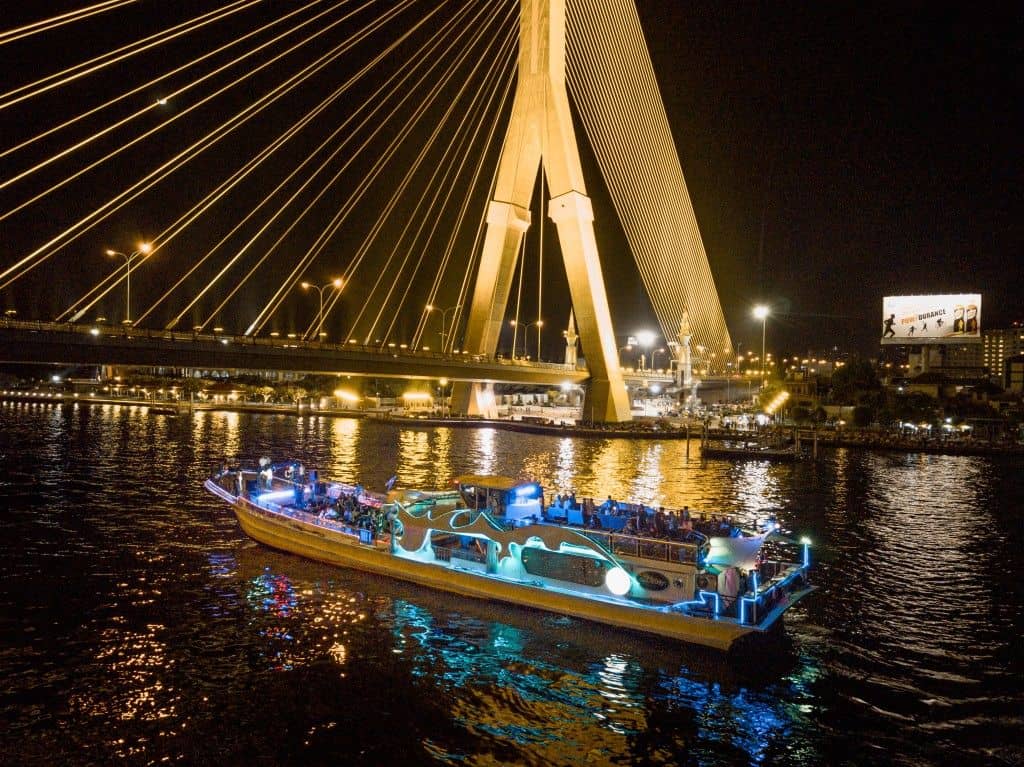 ล่องเรือดินเนอร์ฉลองคืนเคาท์ดาวน์ 2025