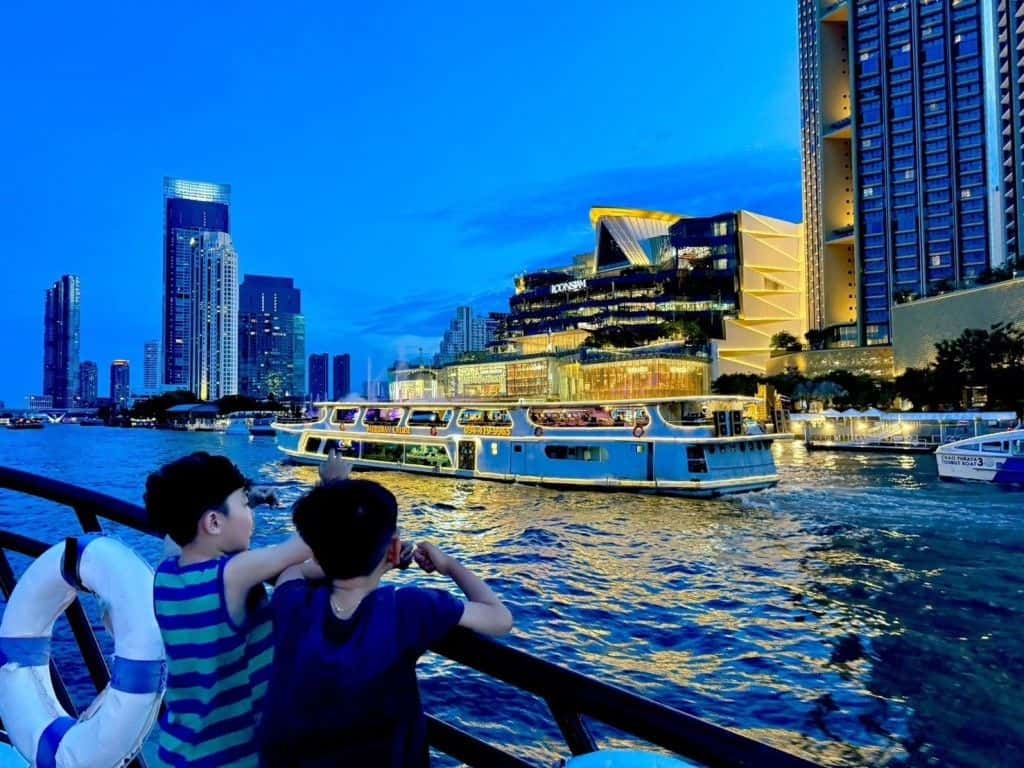 ล่องเรือดินเนอร์ฉลองคืนเคาท์ดาวน์ 20252