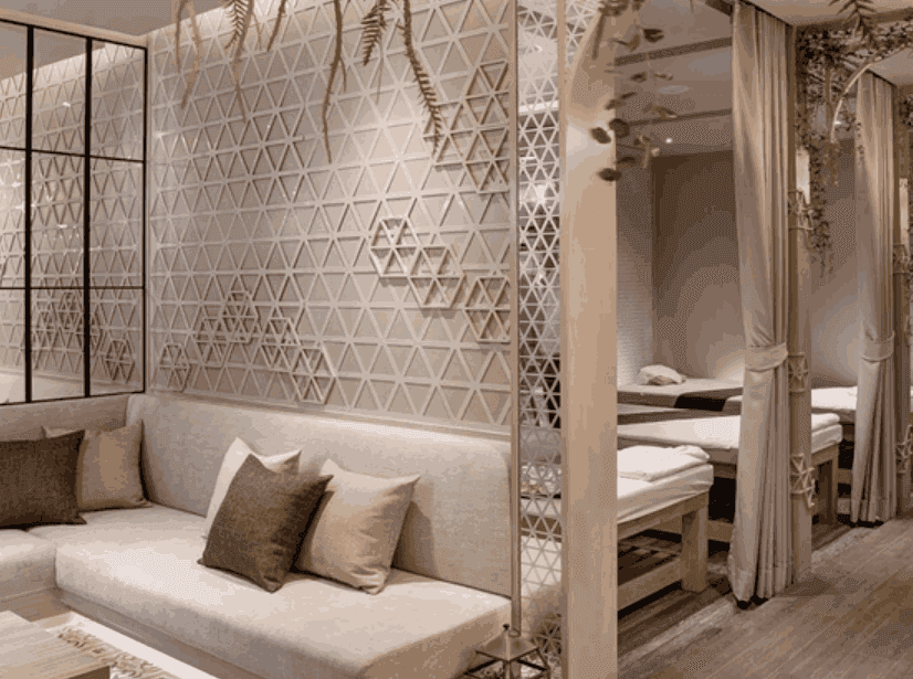 De Rest Spa & Thai Massage at Maneeya Center in Bangkok