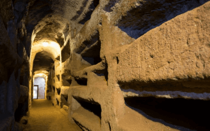 ทัวร์ชมสุสานใต้ดินของโรมันและถนนโบราณ Appian