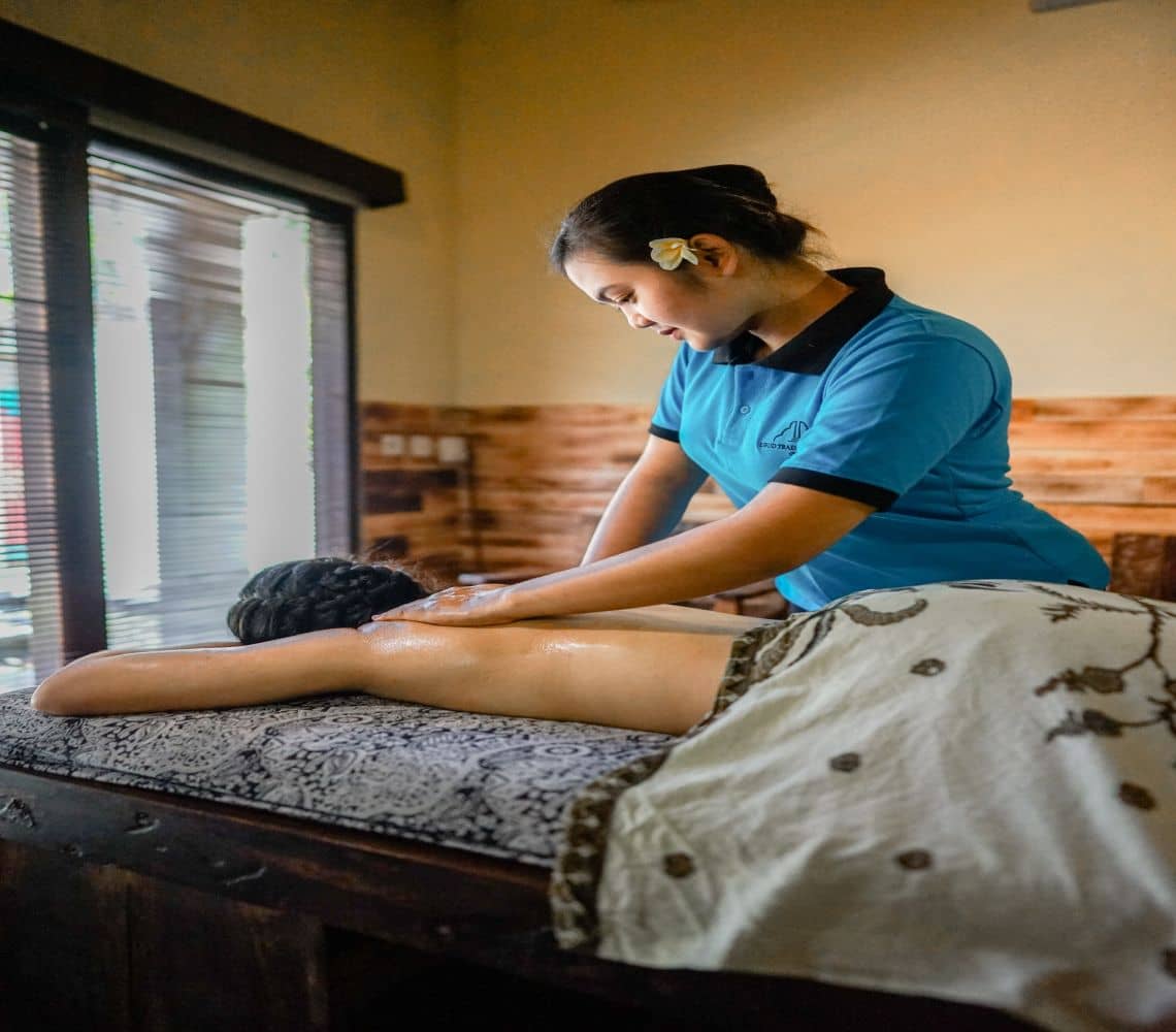 Bali Traditional Massage 60 minutes + Balinese Reflexology 60 minutes