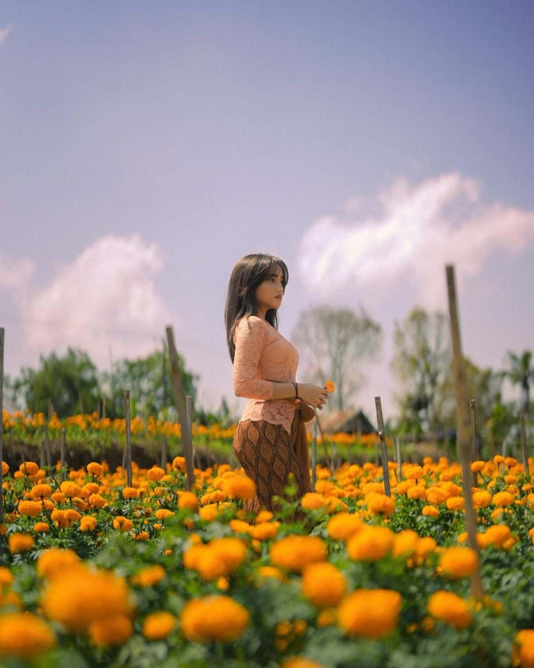 Explore Ubud with Balinese Uniform Rental2