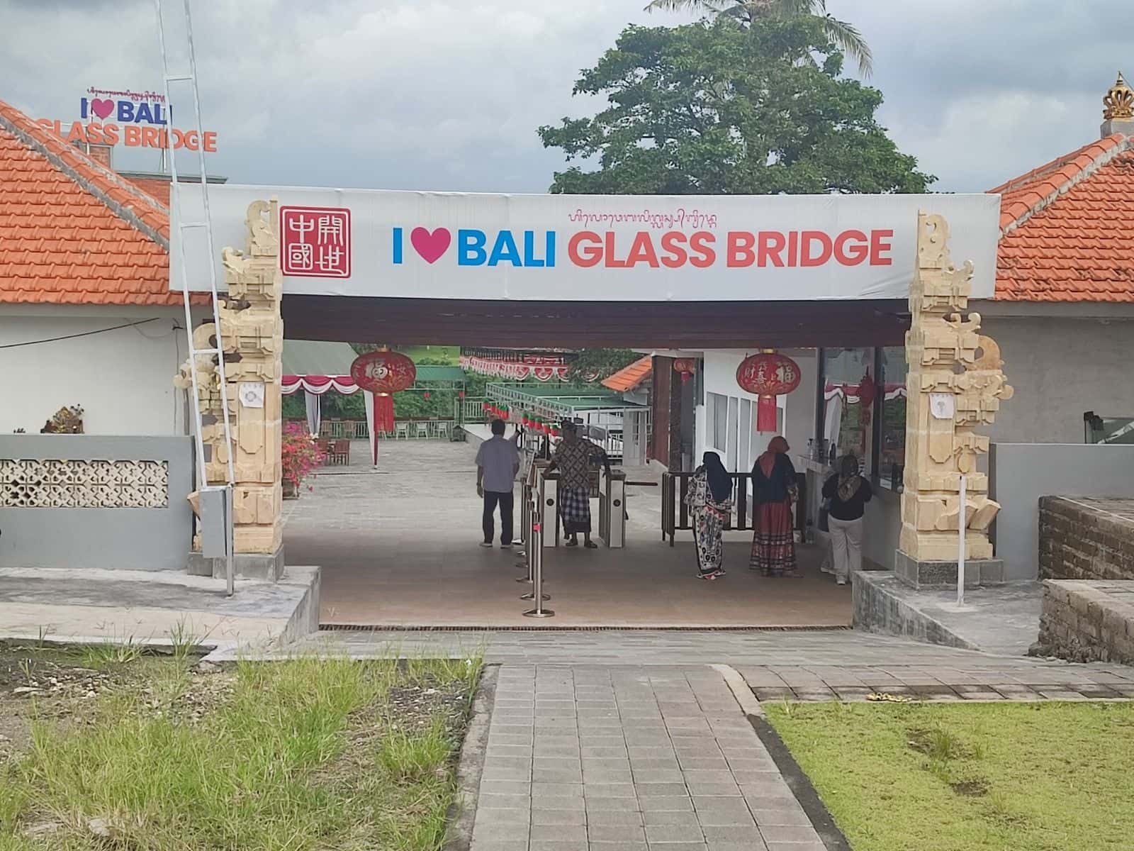 Glass Bridge Bali2