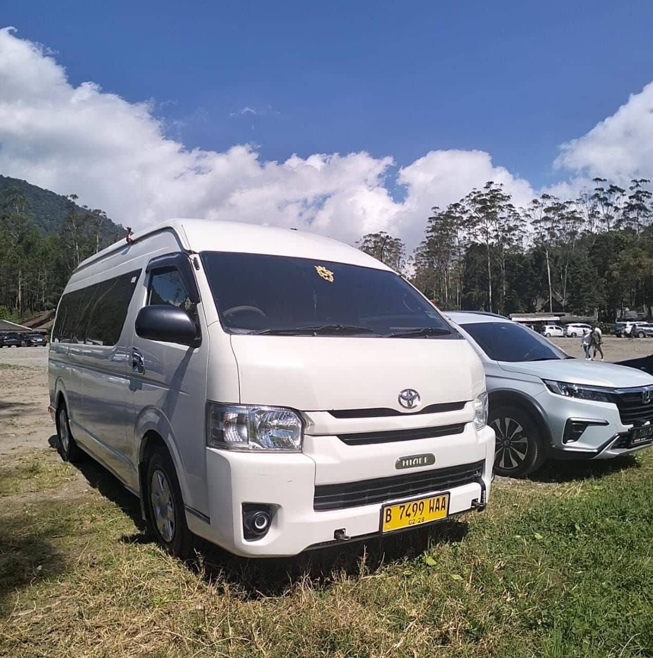 HiAce Rent Full Day (Jakarta to Central Java Area)