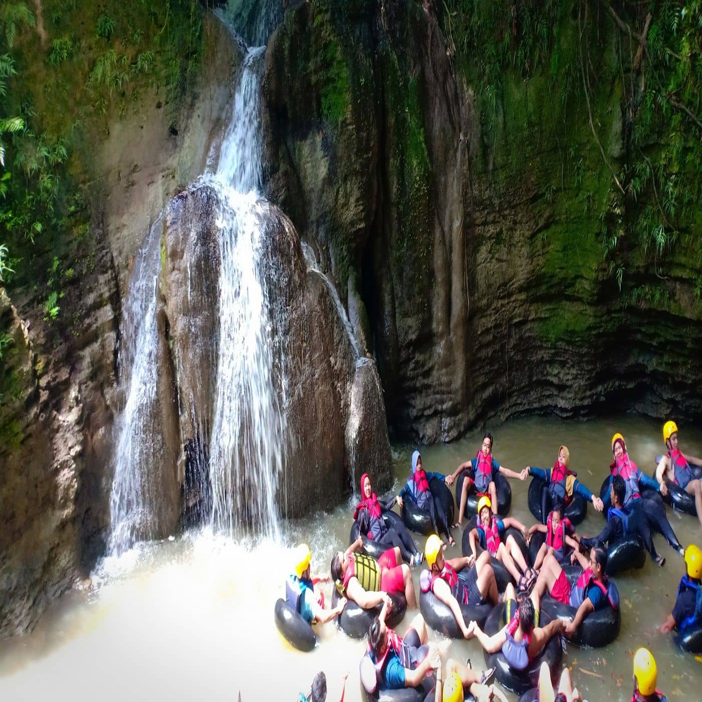River Tubing Green Santirah